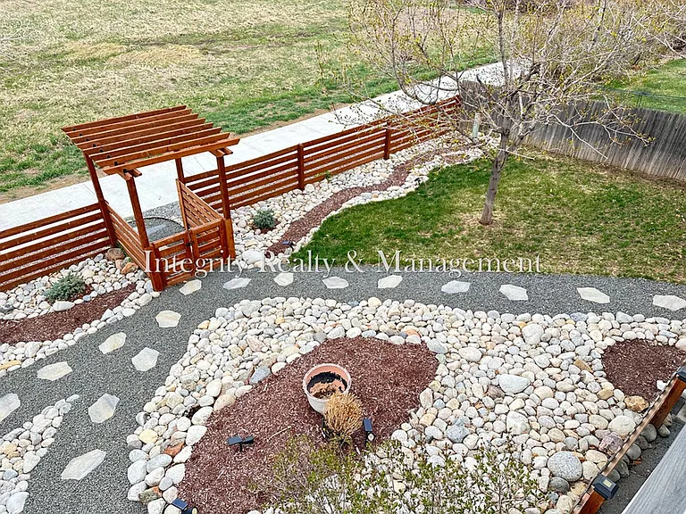7402 Eagle Rock Dr — Photo 22