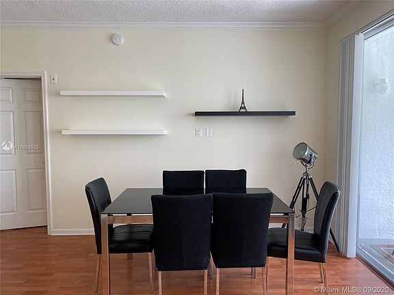 5th image of 3245 NE 184th St APT 13307