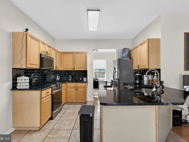33 Lindley Dr — Photo 10