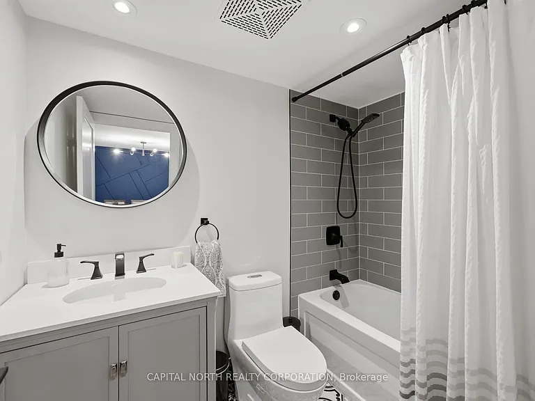270 Wellington St W #412 — Photo 28