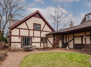 889 Willow Rd, Winnetka, IL 60093