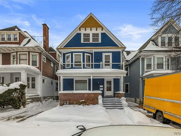 189 Hughes Ave — Photo 2