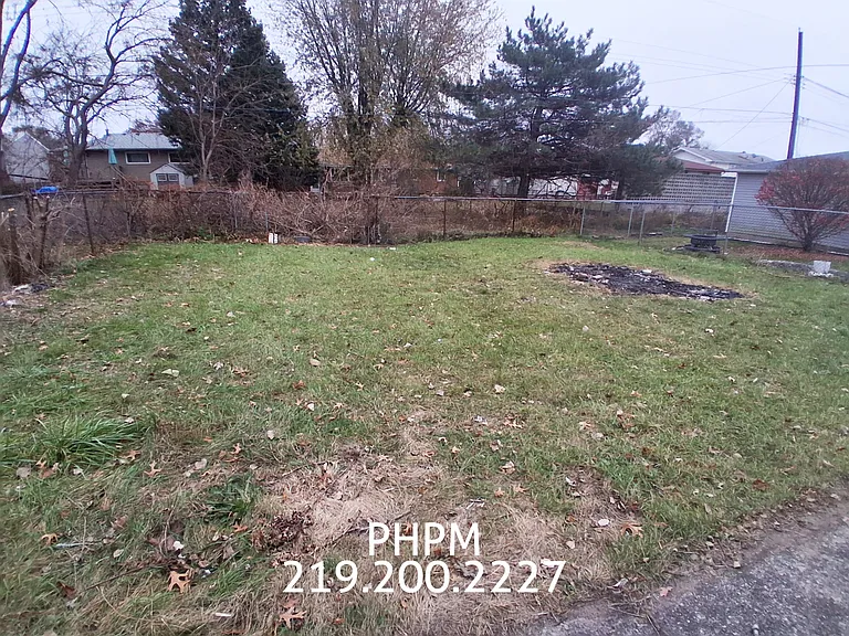 1933 Noble St — Photo 6