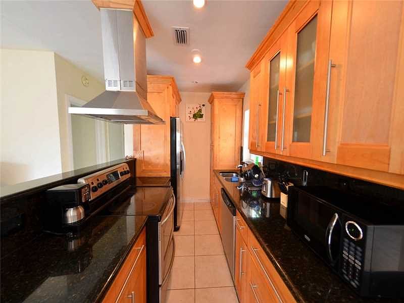 1st image of 1850 NE 174th St