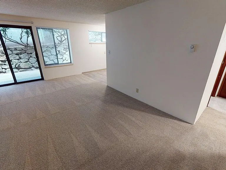 430 — Photo 17