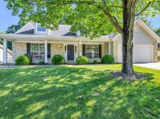2415 Maple Crossing Dr, Ballwin, MO 63011