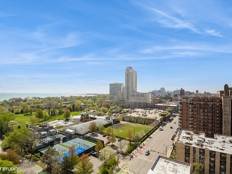 5320 N Sheridan Rd #1503 — Photo 8