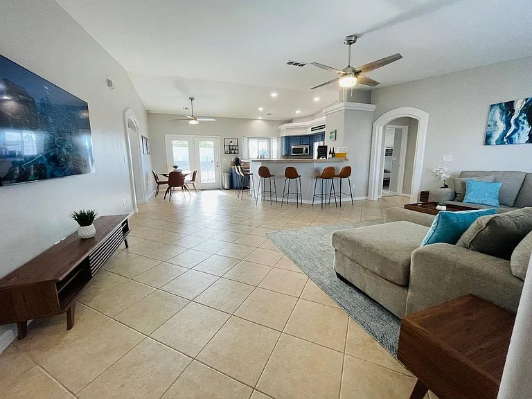 2552 Cisco Dr S — Photo 3