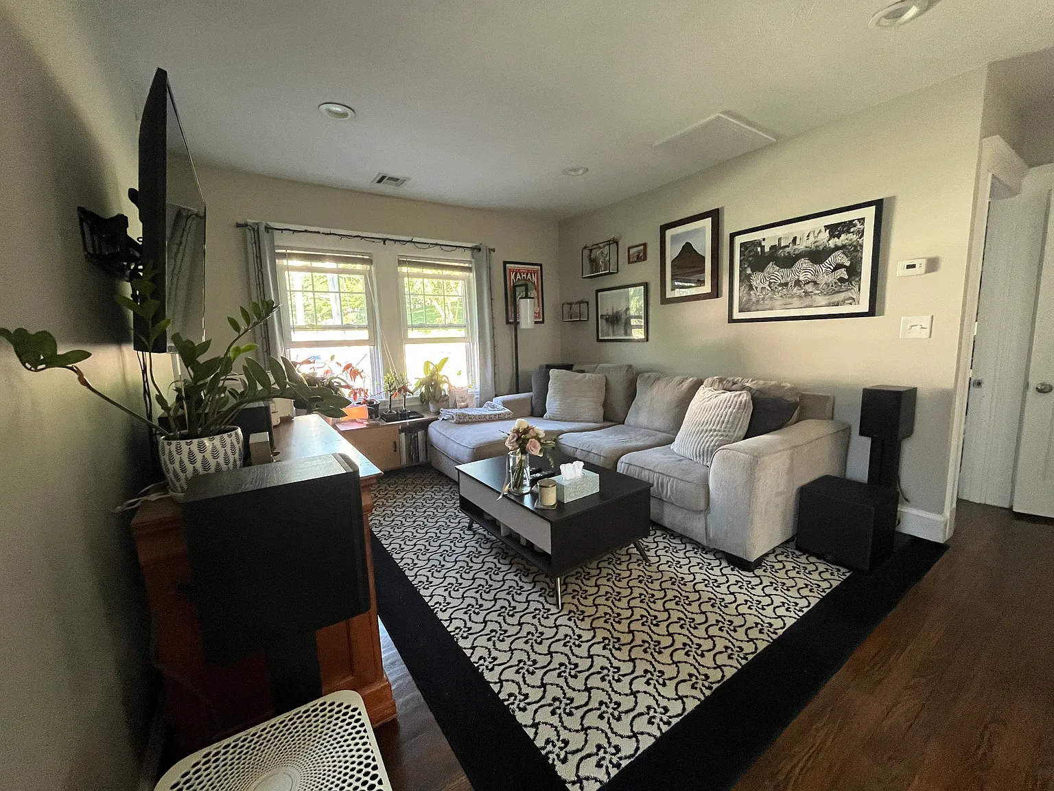 2 bed, 800 sqft, $2,675 — Photo 2