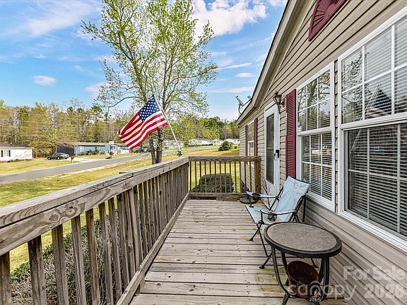 4th image of 1565 Foxbrook Cir