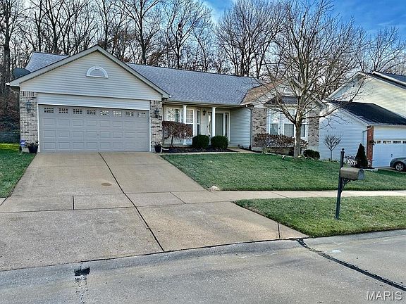 2nd image of 3071 Crystal Lake Dr