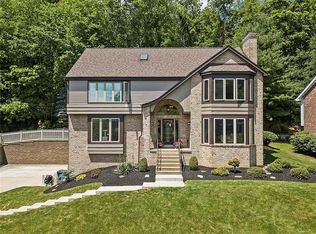 2534 Forest Brook Dr, Pittsburgh, PA