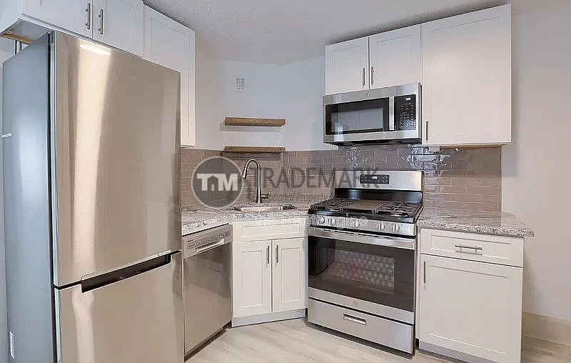 1 bed, 1.0 bath, 485 sqft, $1,350 — Photo 2