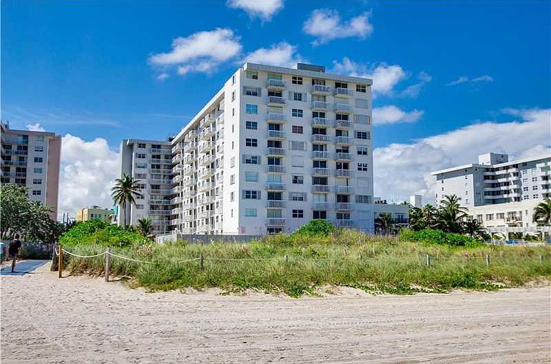 1st image of 401 Ocean Dr APT 504