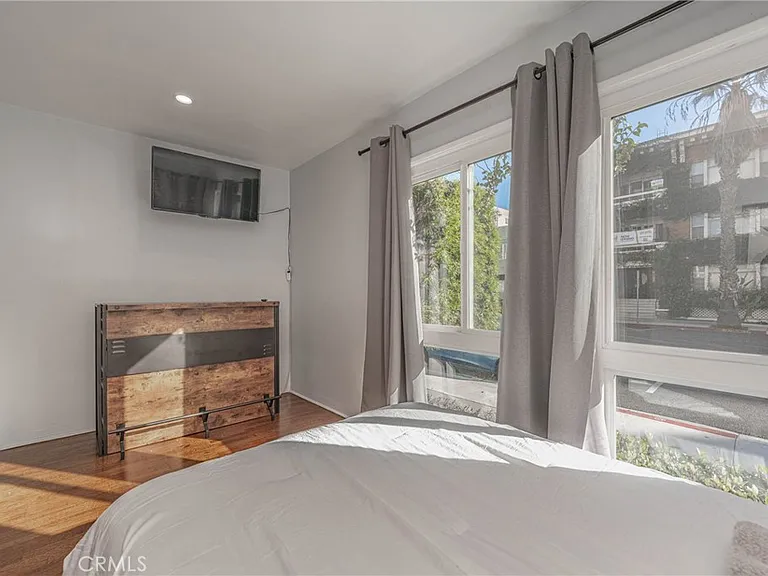 325 Cedar Ave #1 — Photo 16