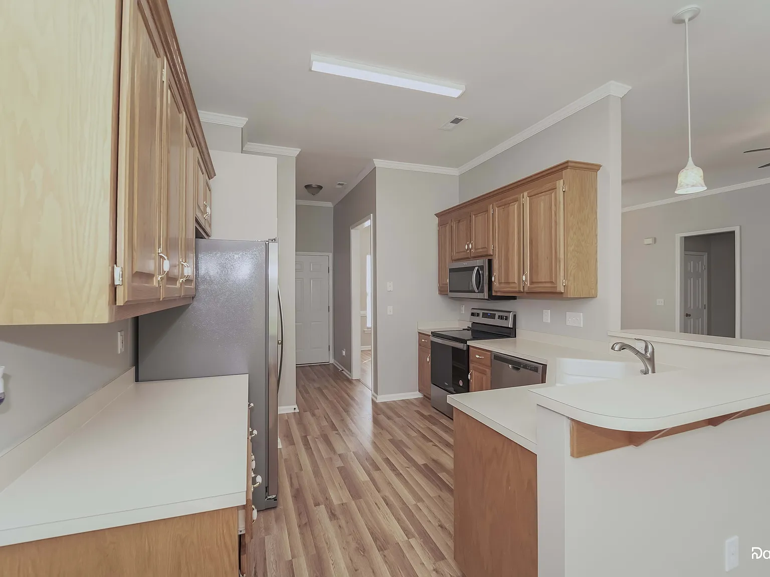 3 bed, 2.0 bath, 1724 sqft, $2,975 — Photo 4