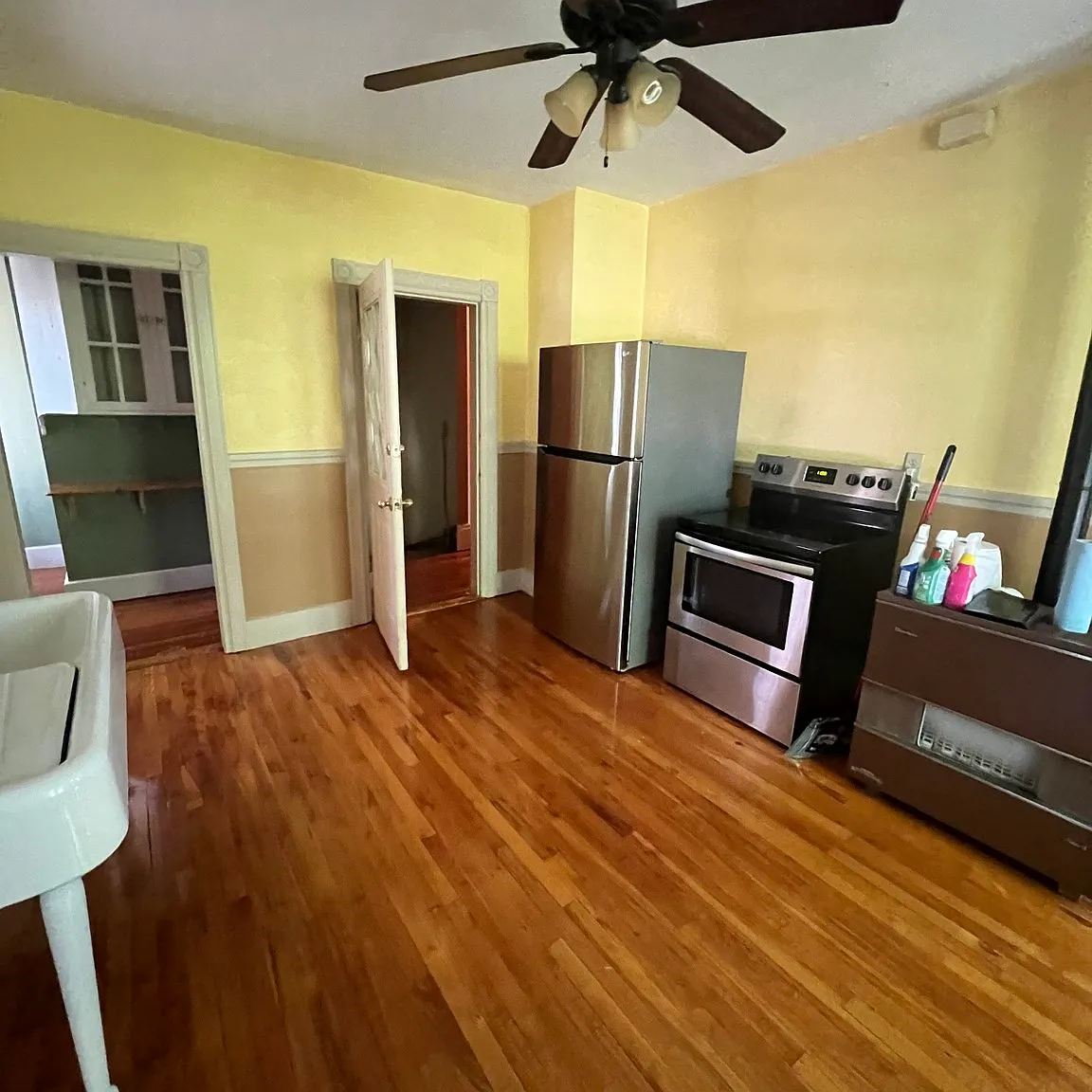 2 bed, 1.0 bath, 800 sqft, $1,750 — Photo 2