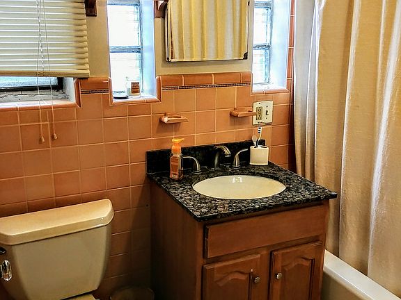 4th image of 2130 Wyndhurst Rd #2