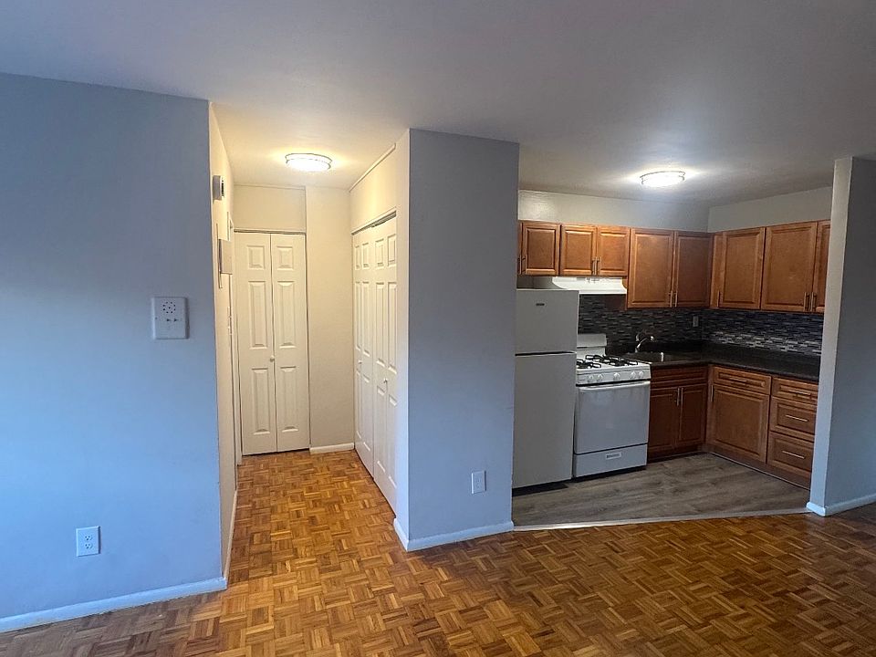 1st image of 42 Zabriskie St #5