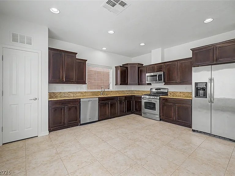2608 Romarin Ter — Photo 10