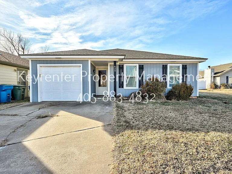 429 Belmont Dr — Photo 1