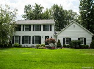 5 Ginger Ct, East Amherst, NY 14051