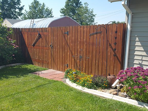 5th image of 411 North Ln