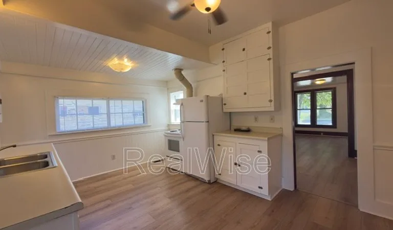 1416 SE Pine St — Photo 16