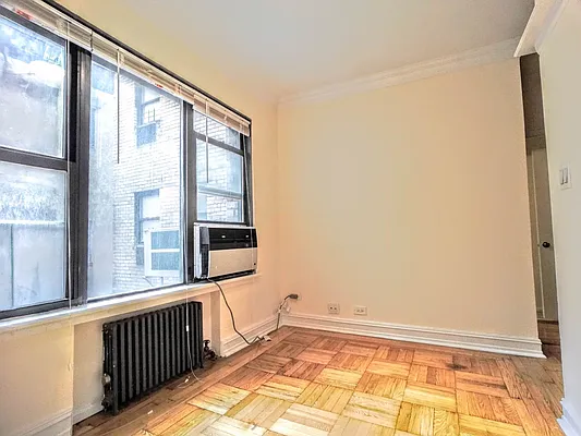 Rented by Anchor Associates | media 5