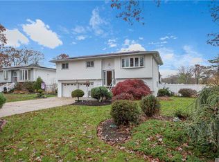 345 Midwood Rd, West Babylon, NY 11704