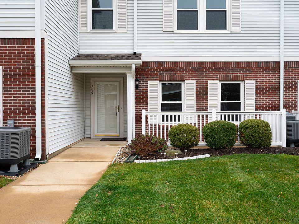 1st image of 12215 Pebble St Unit 300