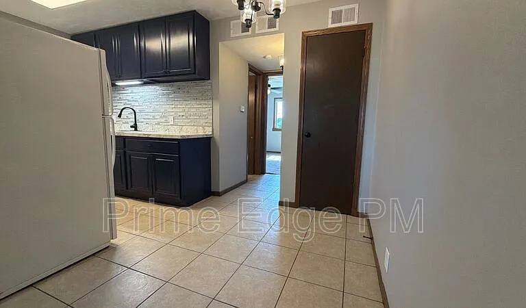 1109 N 28th St #12 — Photo 7