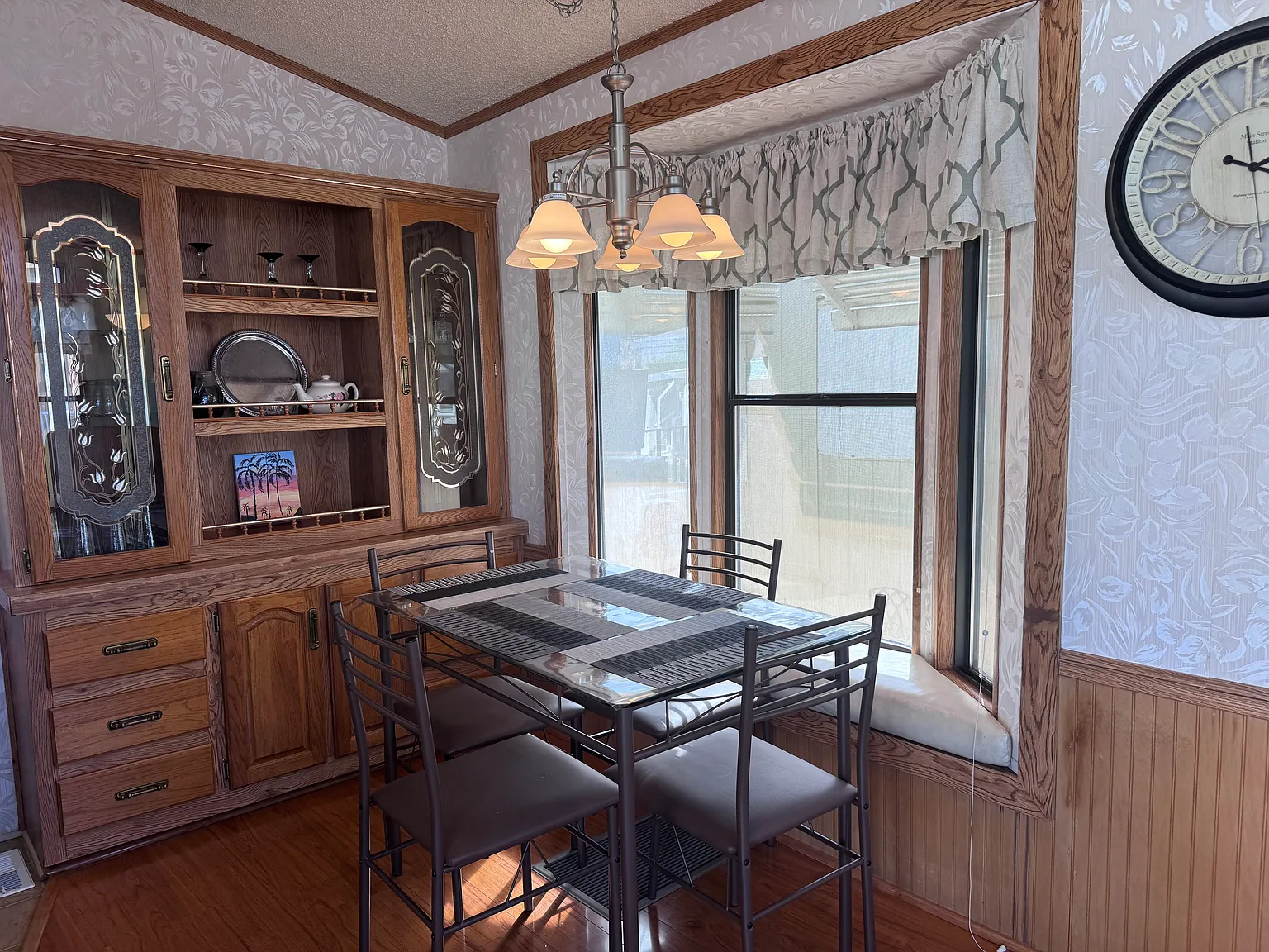 1 bed, 400 sqft, $2,300 — Photo 4