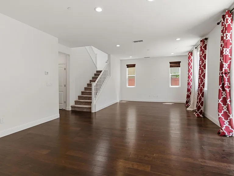 510 E Albertina Ave — Photo 38