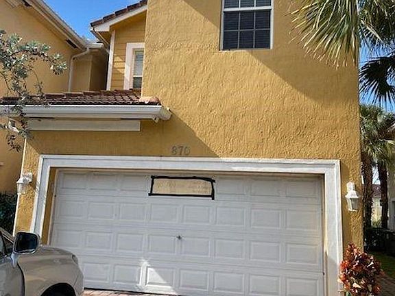 4th image of 870 Pipers Cay Dr