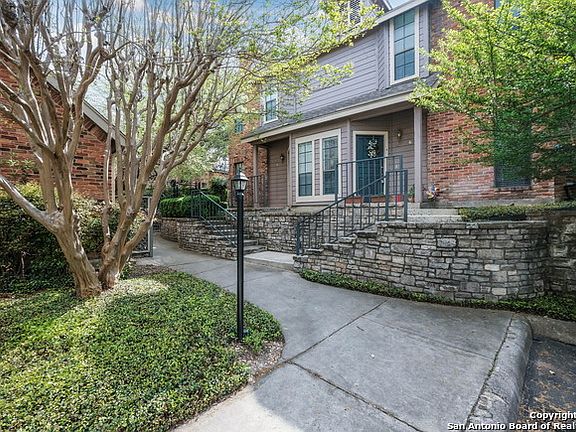 2nd image of 6 Chapel Hill Cir #6
