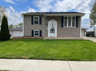 323 Karen Ave, Romeoville, IL 60446