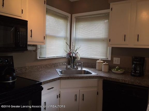 5th image of 1116 E Greenlawn Ave