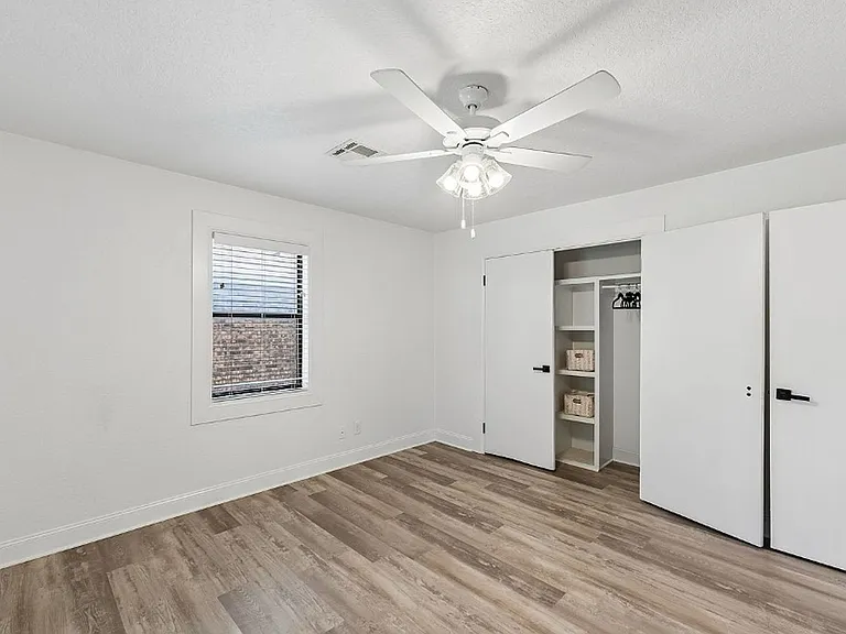 422 Chartrand Ave — Photo 14