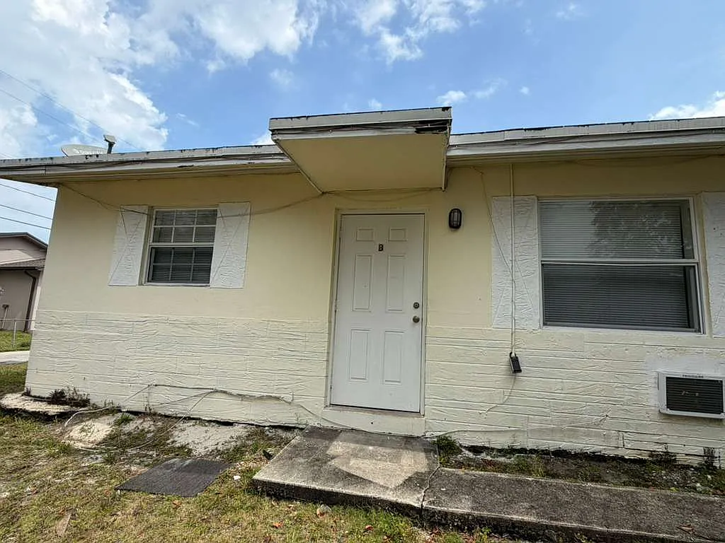 Building Photo - 2309 Simms St #B