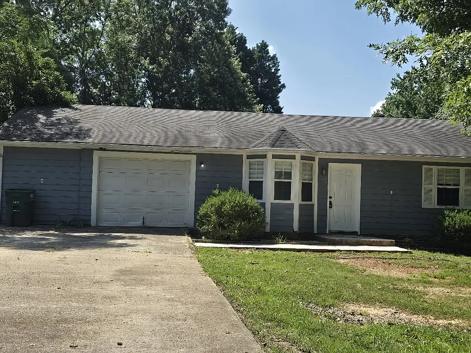2601 Briar Trail Ct