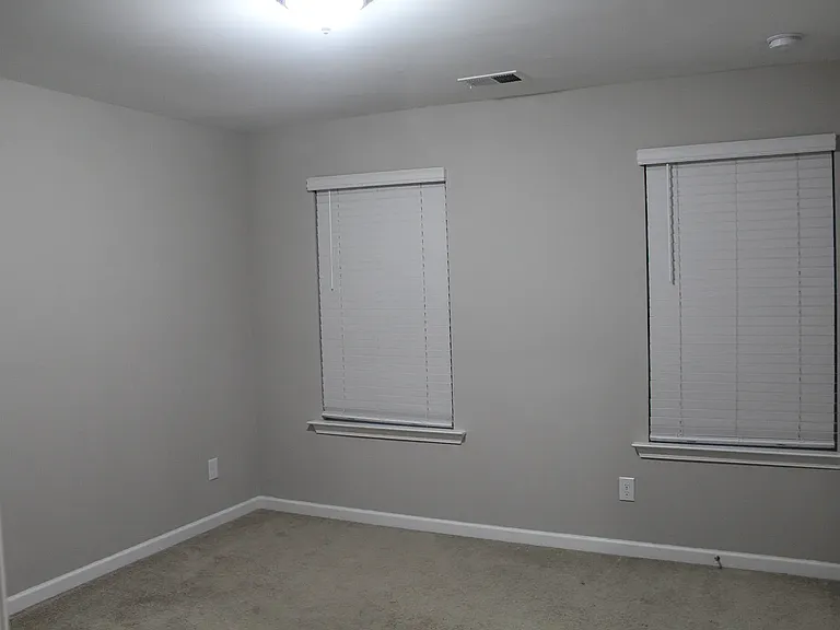 1368 Endicott Ct — Photo 41
