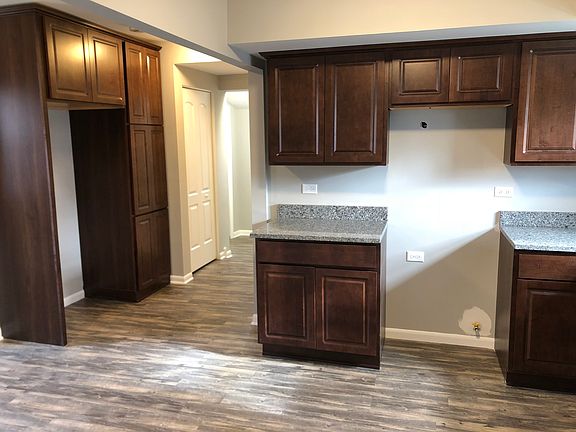 5th image of 9953 Melvina Ave