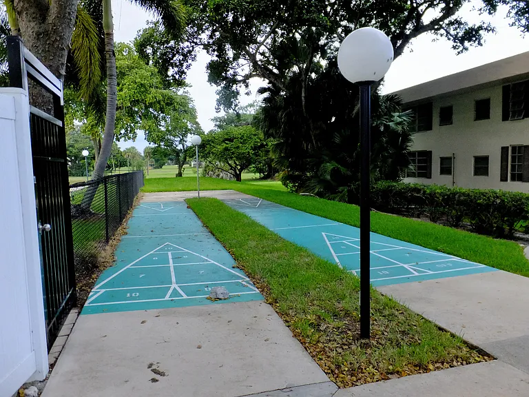 2751 S Palm Aire Dr #107 — Photo 31
