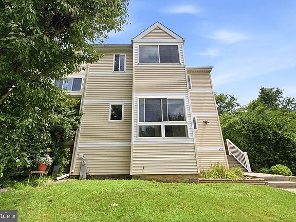 5th image of 422 Kentmore Ter