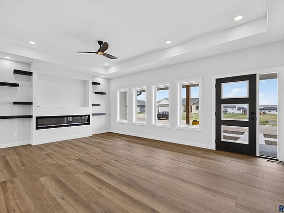 5th image of 151 Mydland Cir