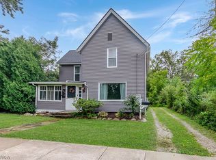 139 Center St, Chardon, OH 44024