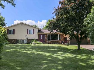 28201 Back Rd, Cuba City, WI 53807