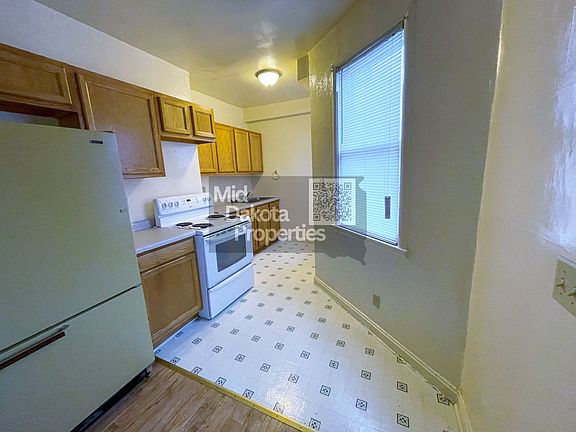 2nd image of 709 S Sanborn Blvd #1