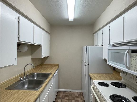 5th image of 1224 E Evergreen St APT 237